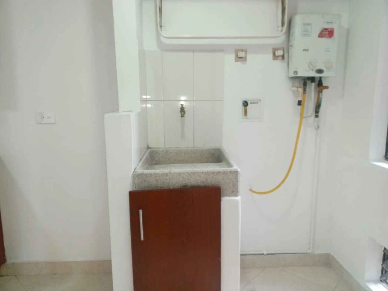 Apartamento en arriendo Loma de los  Bernal 