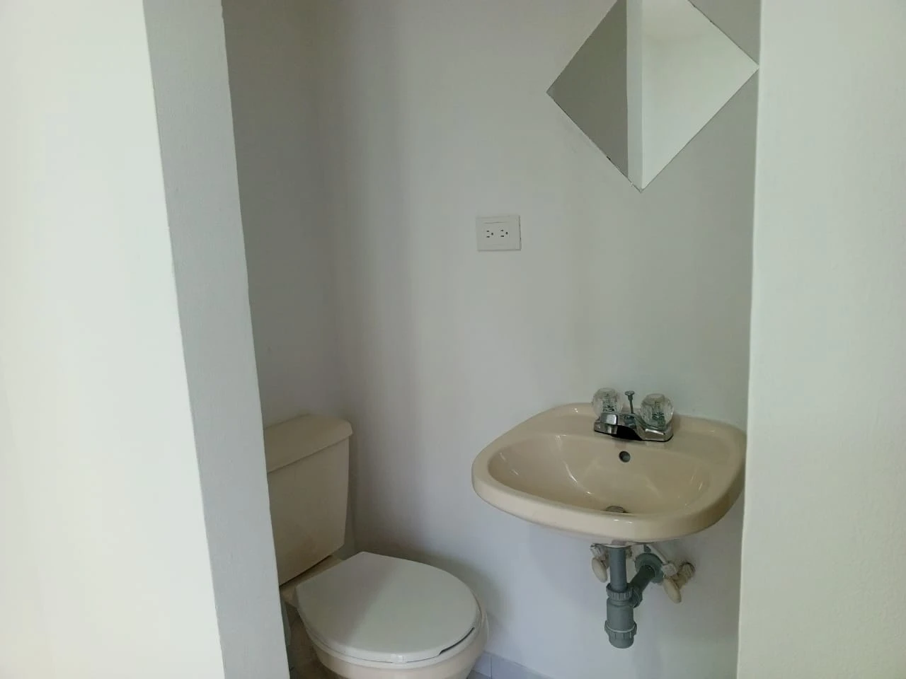 Apartamento en arriendo Loma de los  Bernal 
