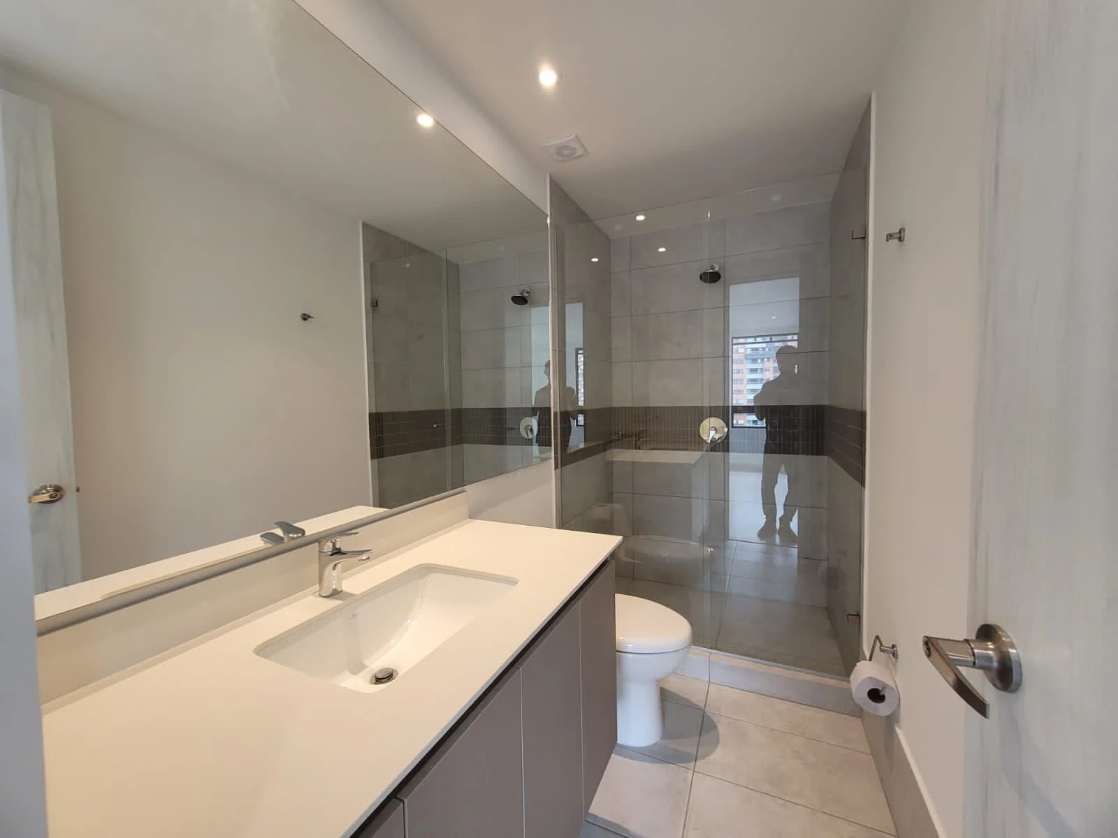 apartamento en arriendo sector loma de la vida poblado 