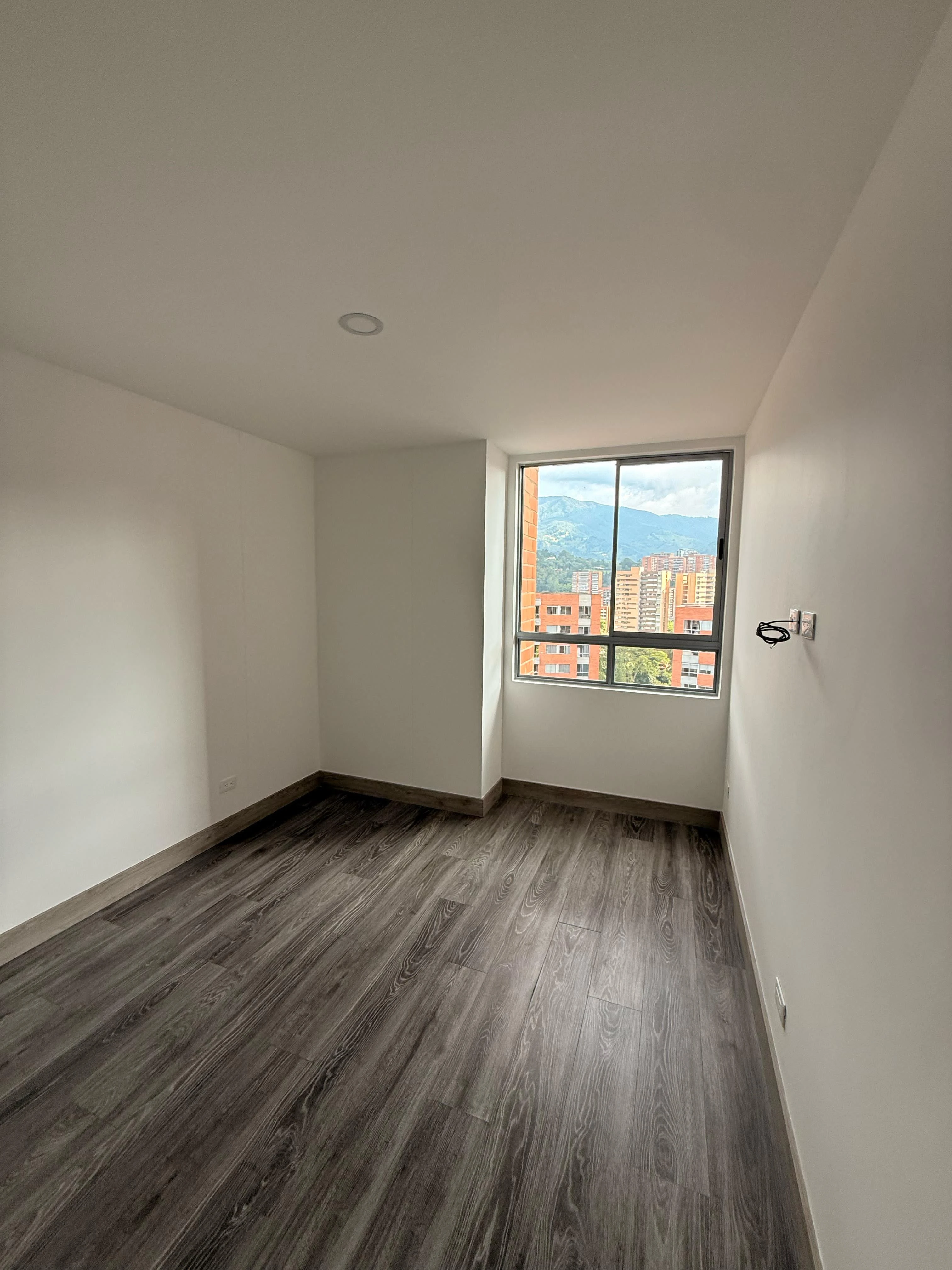 Arriendo Apartamento en Envigado Sector Loma de los Mesa