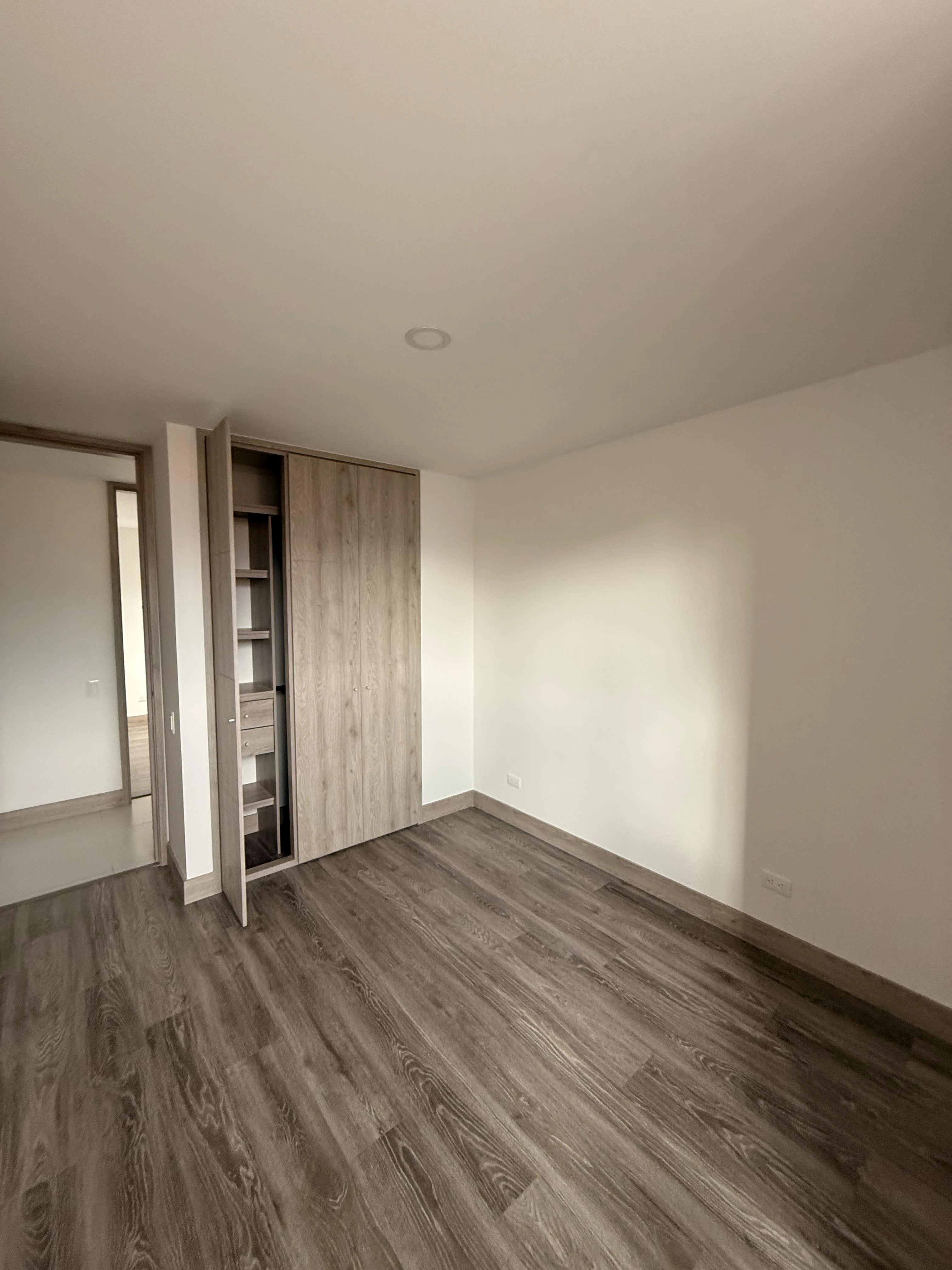 Arriendo Apartamento en Envigado Sector Loma de los Mesa