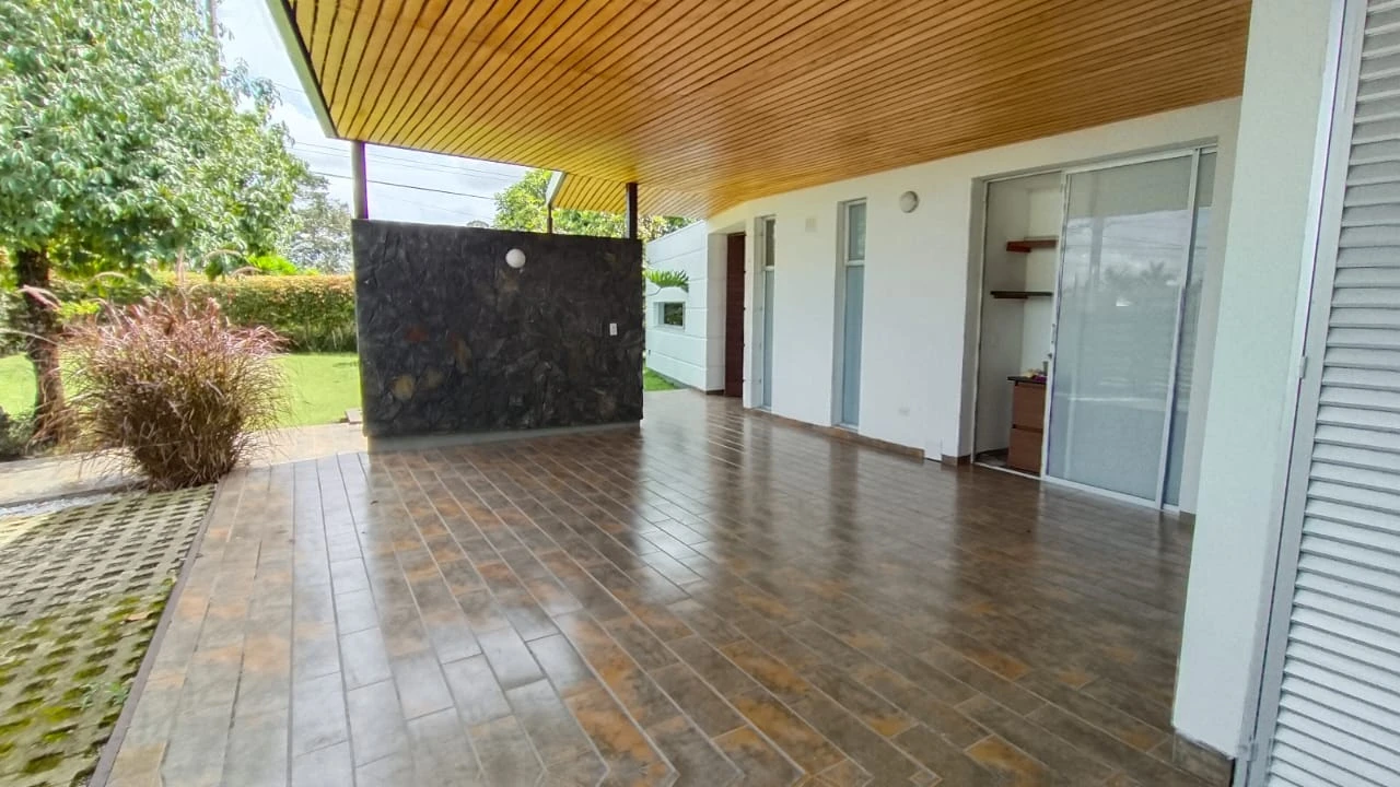 CASA LOTE EN ARRIENDO EN GUALANDAY RIONEGRO. 