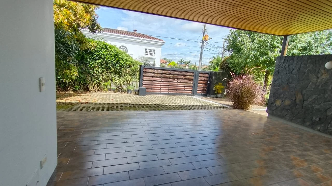 CASA LOTE EN ARRIENDO EN GUALANDAY RIONEGRO. 