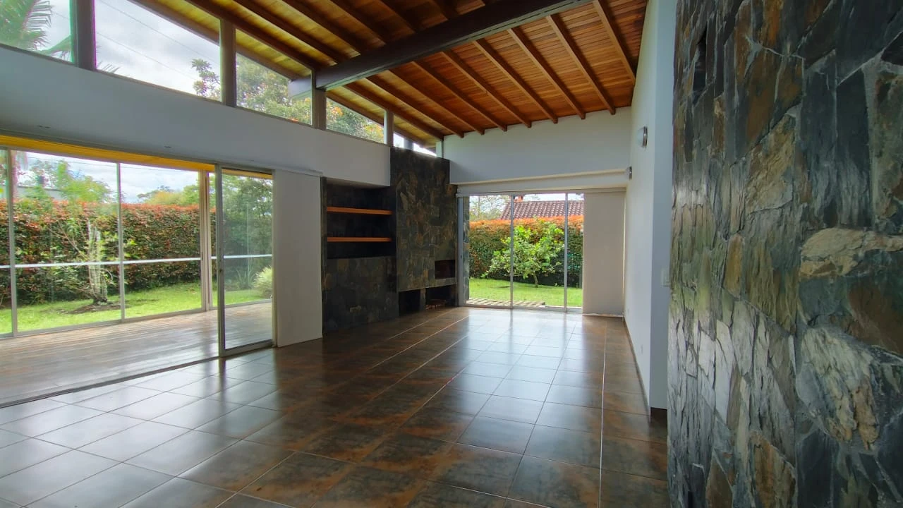 CASA LOTE EN ARRIENDO EN GUALANDAY RIONEGRO. 