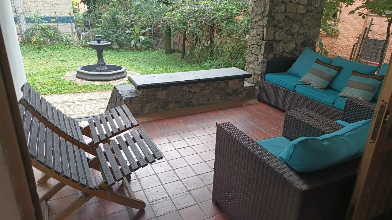 Casa Comercial en la Frontera