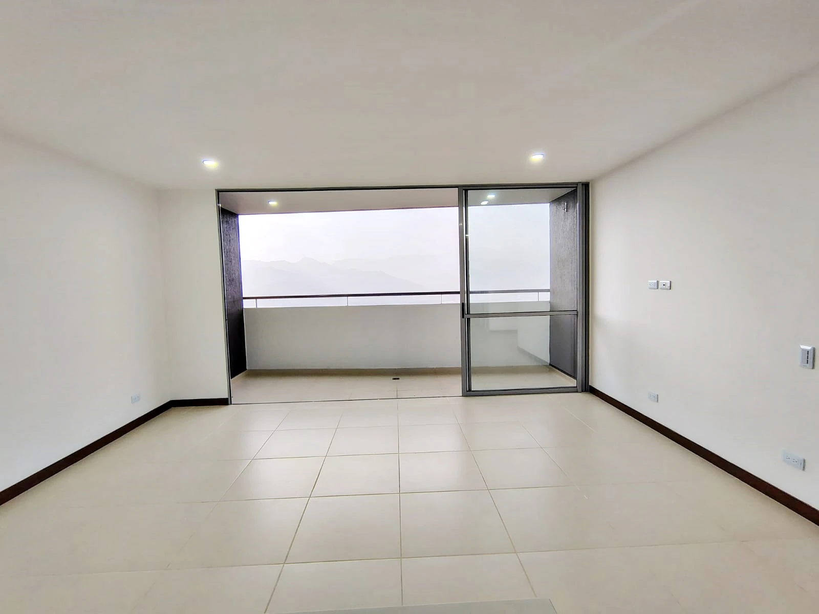 Apartamento en arriendo sector Loma de los Gonzalez