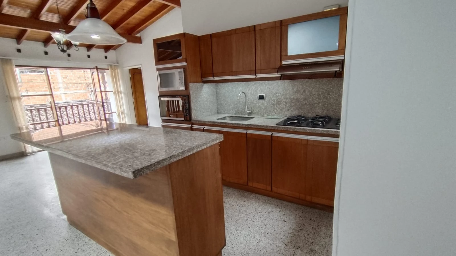 CASA EN ARRIENDO BARRIO LOS LAGOS, RIONEGRO 