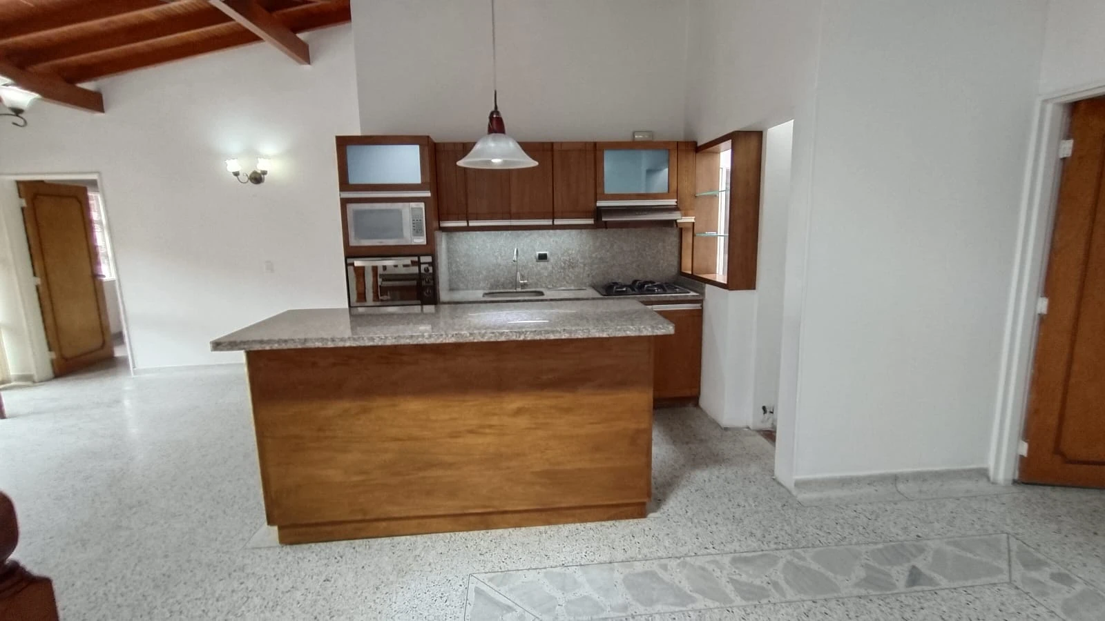 CASA EN ARRIENDO BARRIO LOS LAGOS, RIONEGRO 
