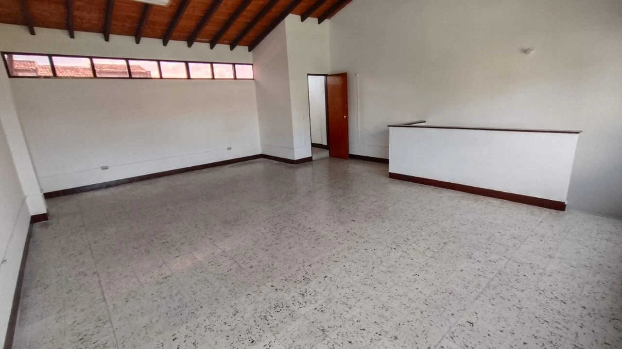 OFICINA O LOCAL EN ARRIENDO EN CENTRO DE RIONEGRO 