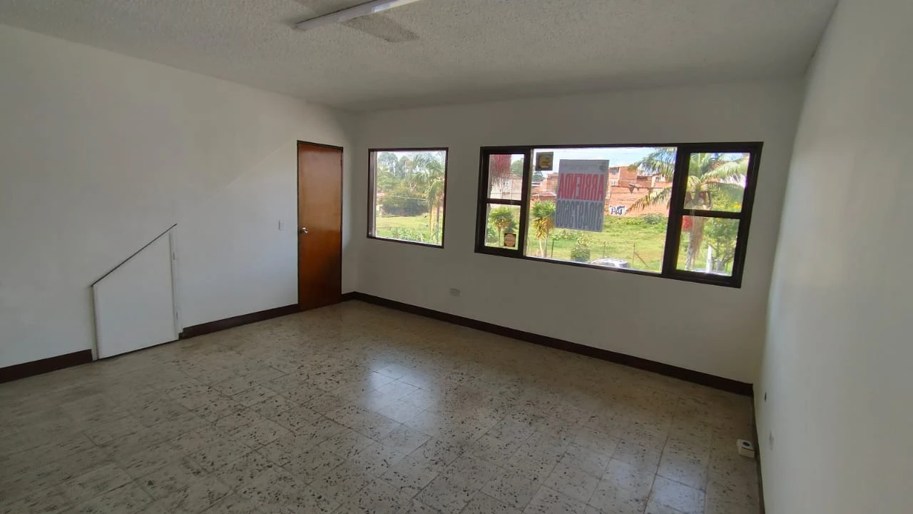 OFICINA O LOCAL EN ARRIENDO EN CENTRO DE RIONEGRO 