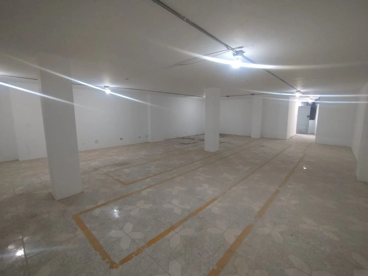 arriendo local en Copacabana 