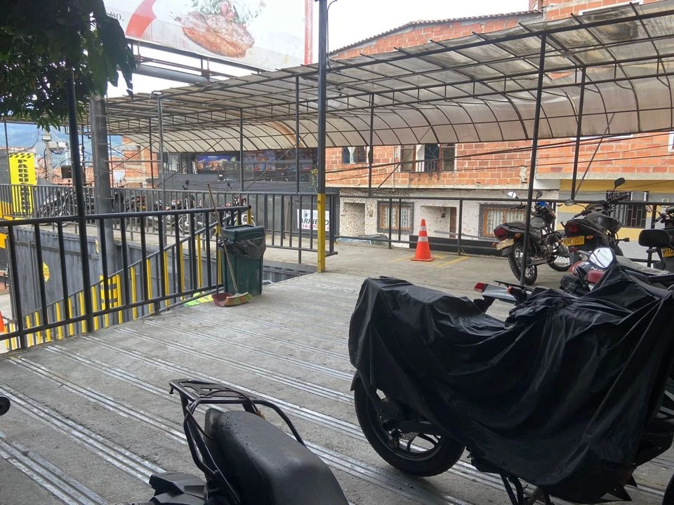 Parqueadero en venta sector Obra 2.000