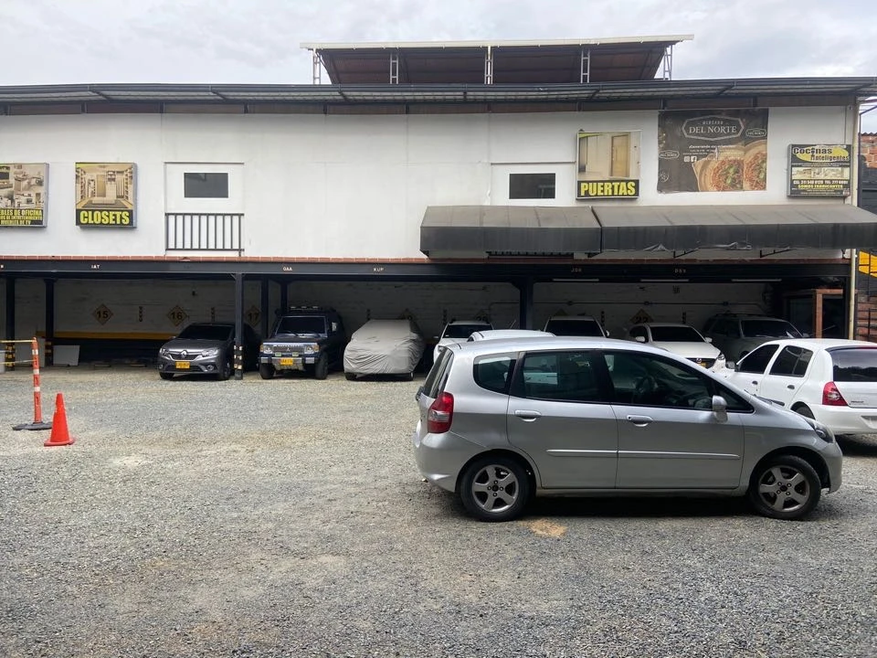 Parqueadero en venta sector Obra 2.000