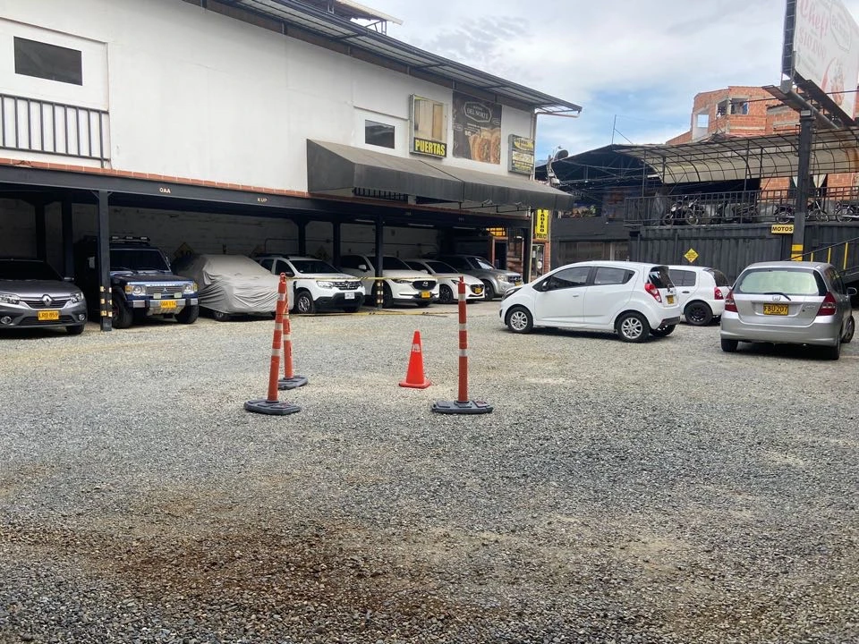 Parqueadero en venta sector Obra 2.000