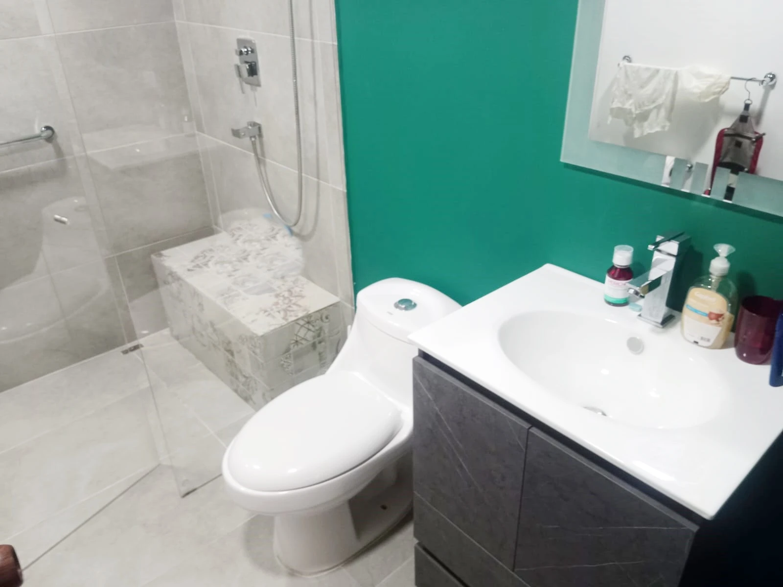 VENDO CASA EN EL POBLADO