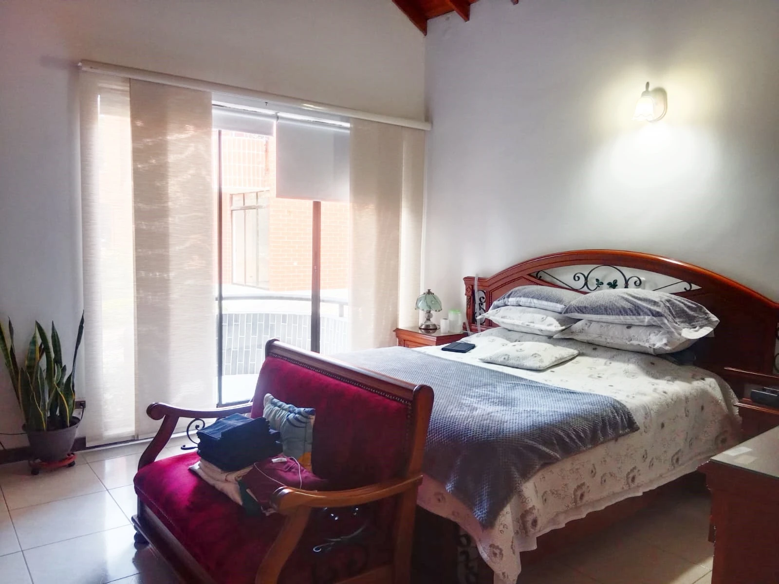 VENDO CASA EN EL POBLADO