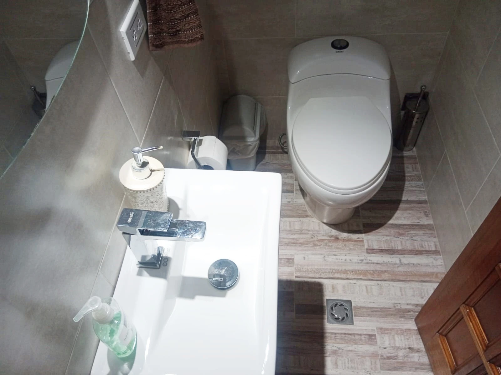 VENDO CASA EN EL POBLADO