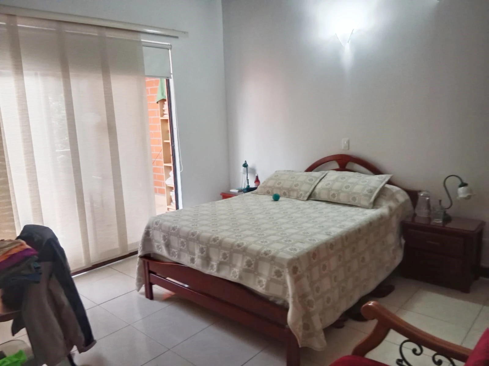 VENDO CASA EN EL POBLADO