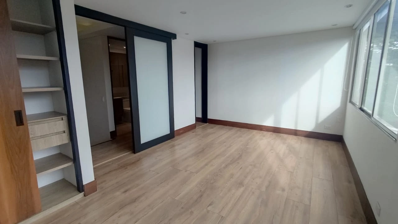 apartamento en arriendo sector superior padre marianito