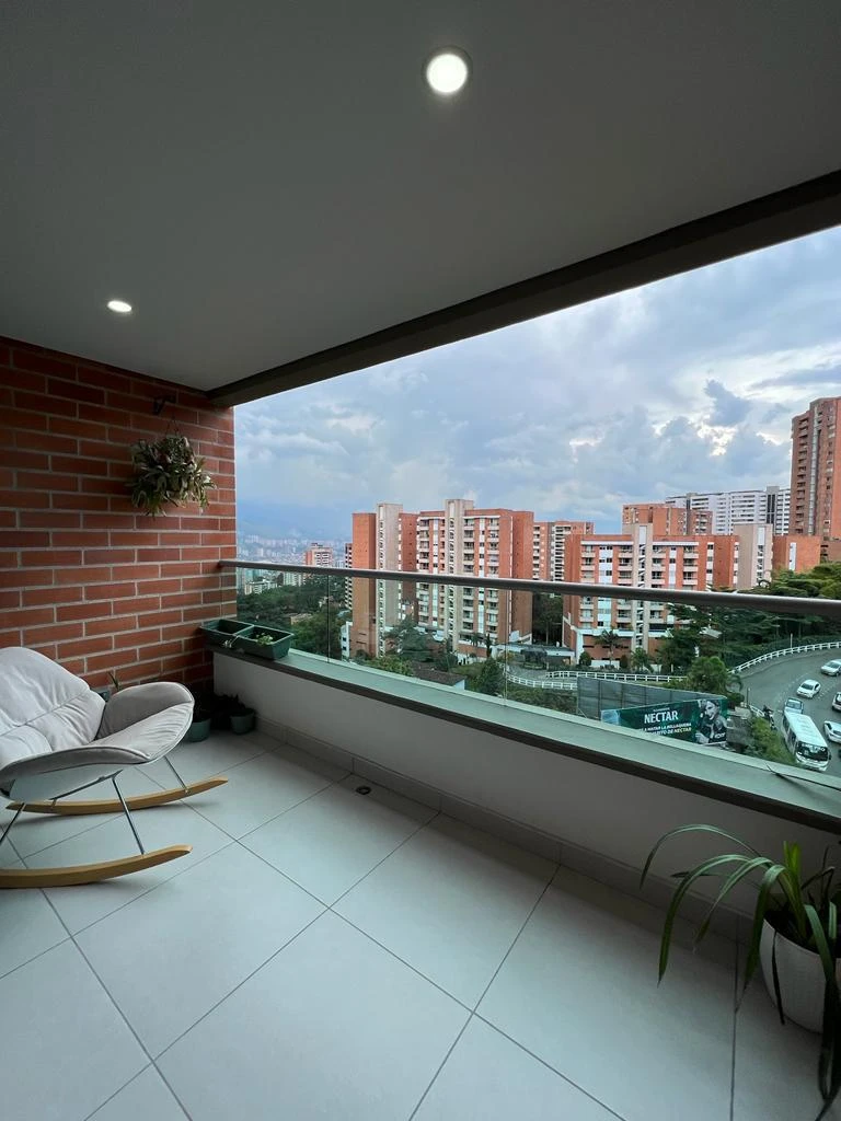 Apartamento en Arriendo Loma Los Mesa Envigado