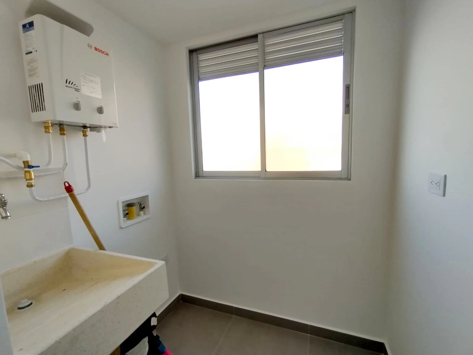 Apartamento en arriendo sector las Lomitas 