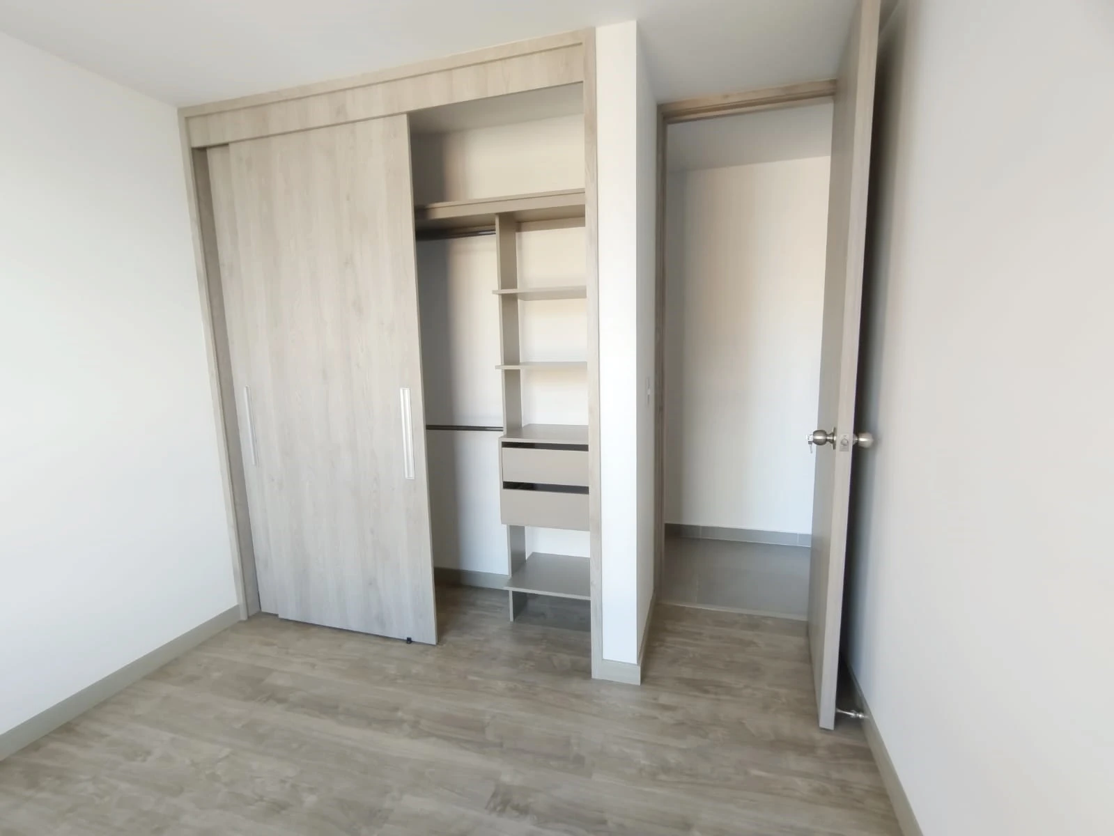 Apartamento en arriendo sector las Lomitas 