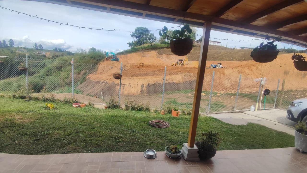 Casa lote en venta en Rionegro- Las Garzonas 