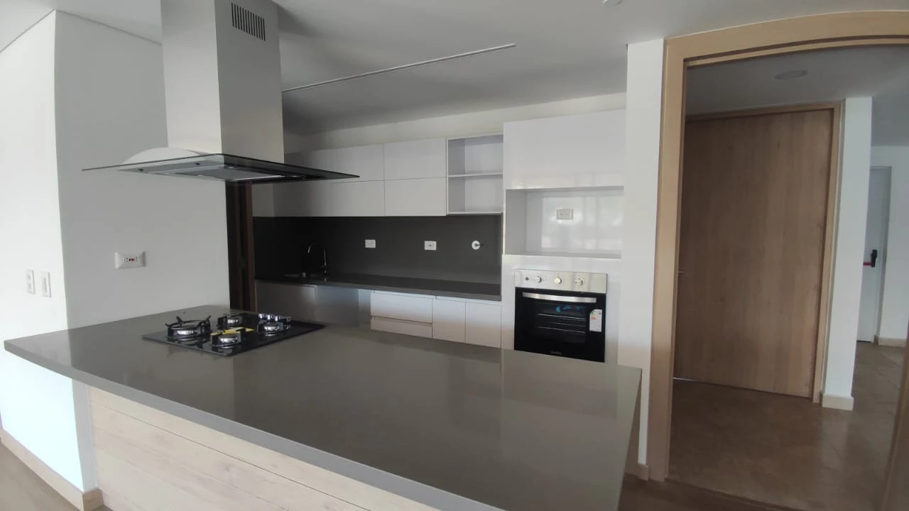Apartamento en arriendo en Llanogrande- Verdi 