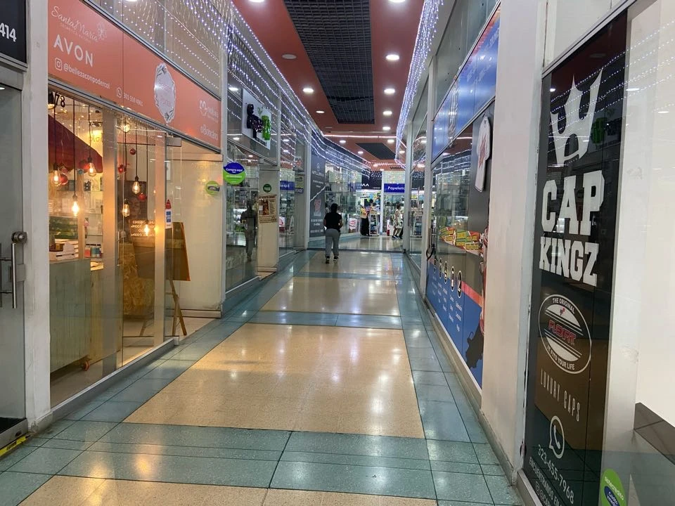 Local en arriendo centro comercial estación niquia