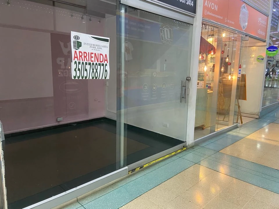 Local en arriendo centro comercial estación niquia