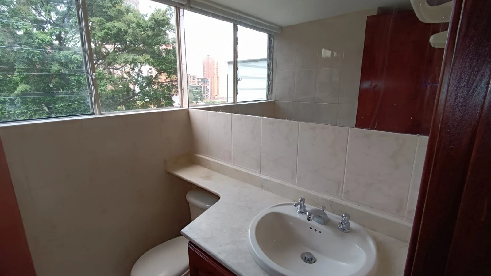 Local en arriendo, las lomas Medellin 