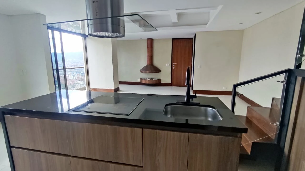 apartamento en arriendo sector superior padre marianito