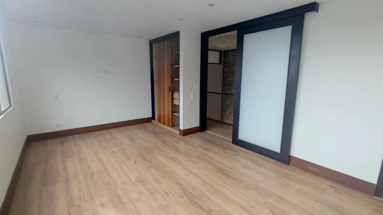 apartamento en arriendo sector superior padre marianito