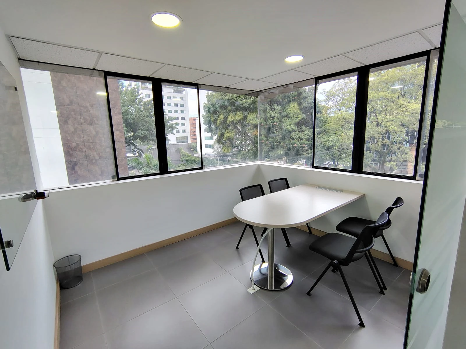 Oficina en arriendo sector Milla de Oro