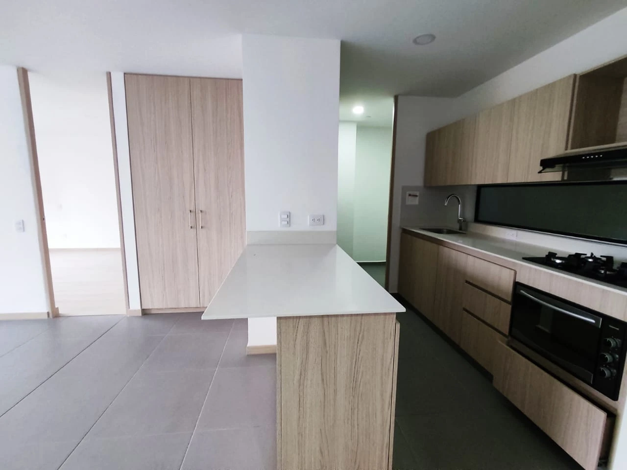 Aparta estudio en arriendo sector loma del escobero