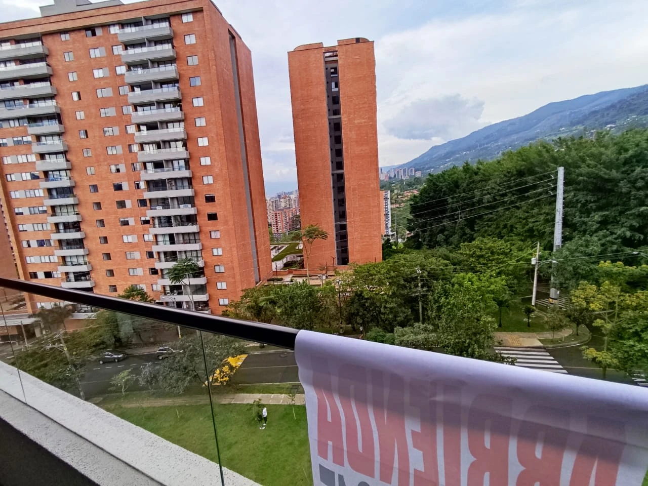Aparta estudio en arriendo sector loma del escobero