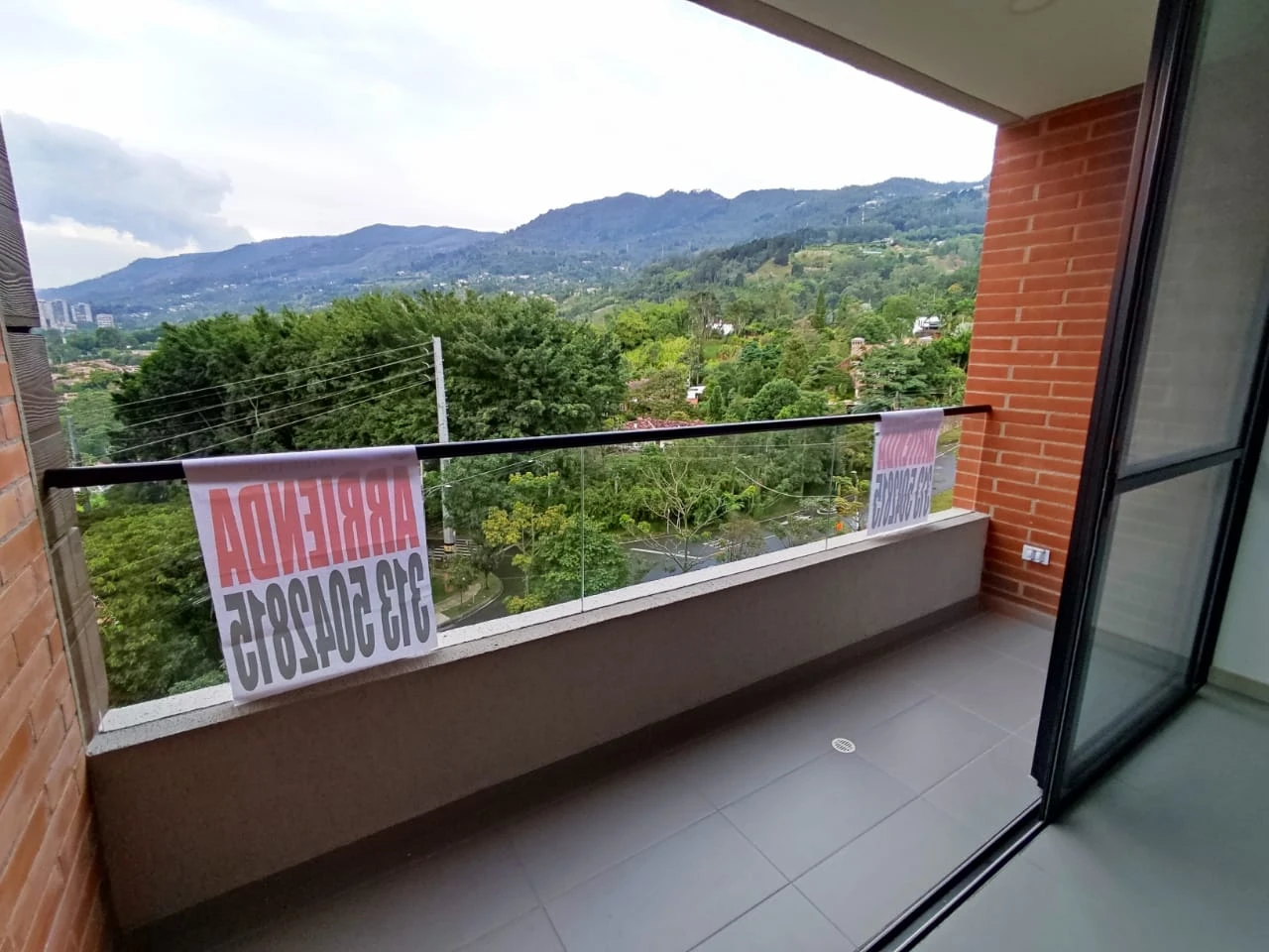 Aparta estudio en arriendo sector loma del escobero