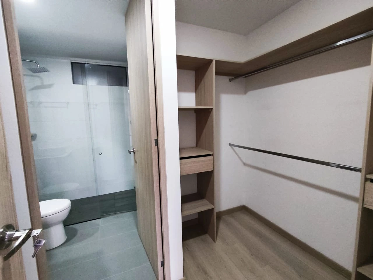 Aparta estudio en arriendo sector loma del escobero