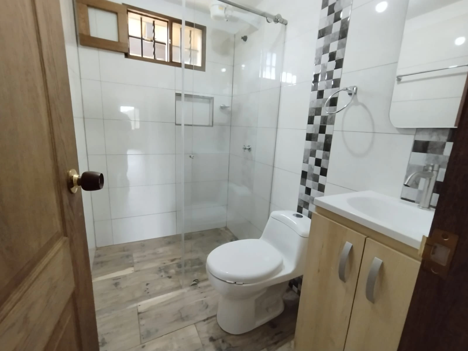 CASA LOTE EN ARRIENDO ALTO VALLEJO, RIONEGRO 