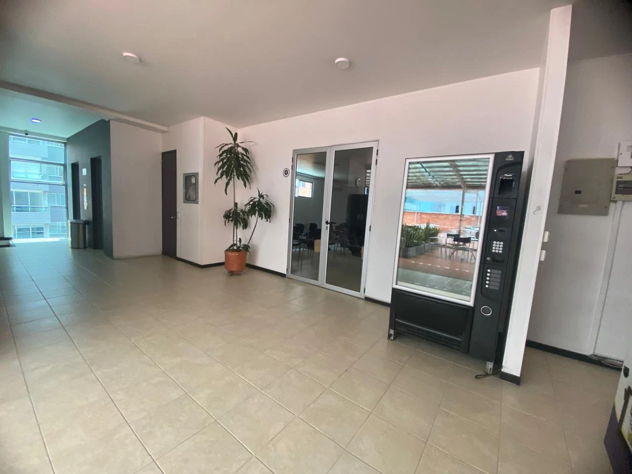 Arriendo Oficina en el Poblado  ciudad del Rio