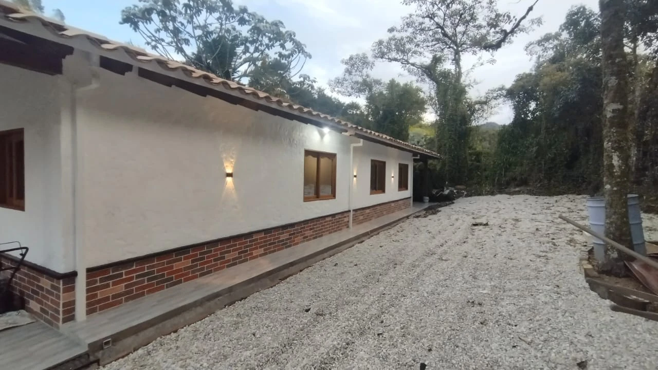 FINCA EN ARRIENDO EN CABECERAS - LLANOGRANDE