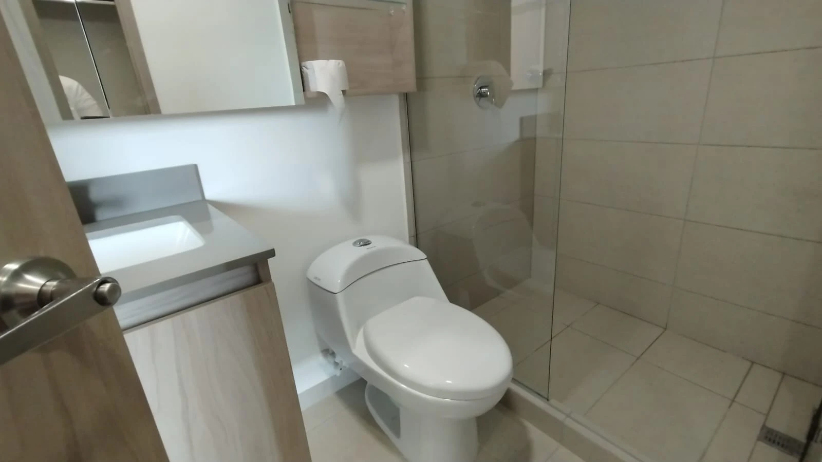 APARTAMENTO EN ARRIENDO EN VIVARI, RIONEGRO