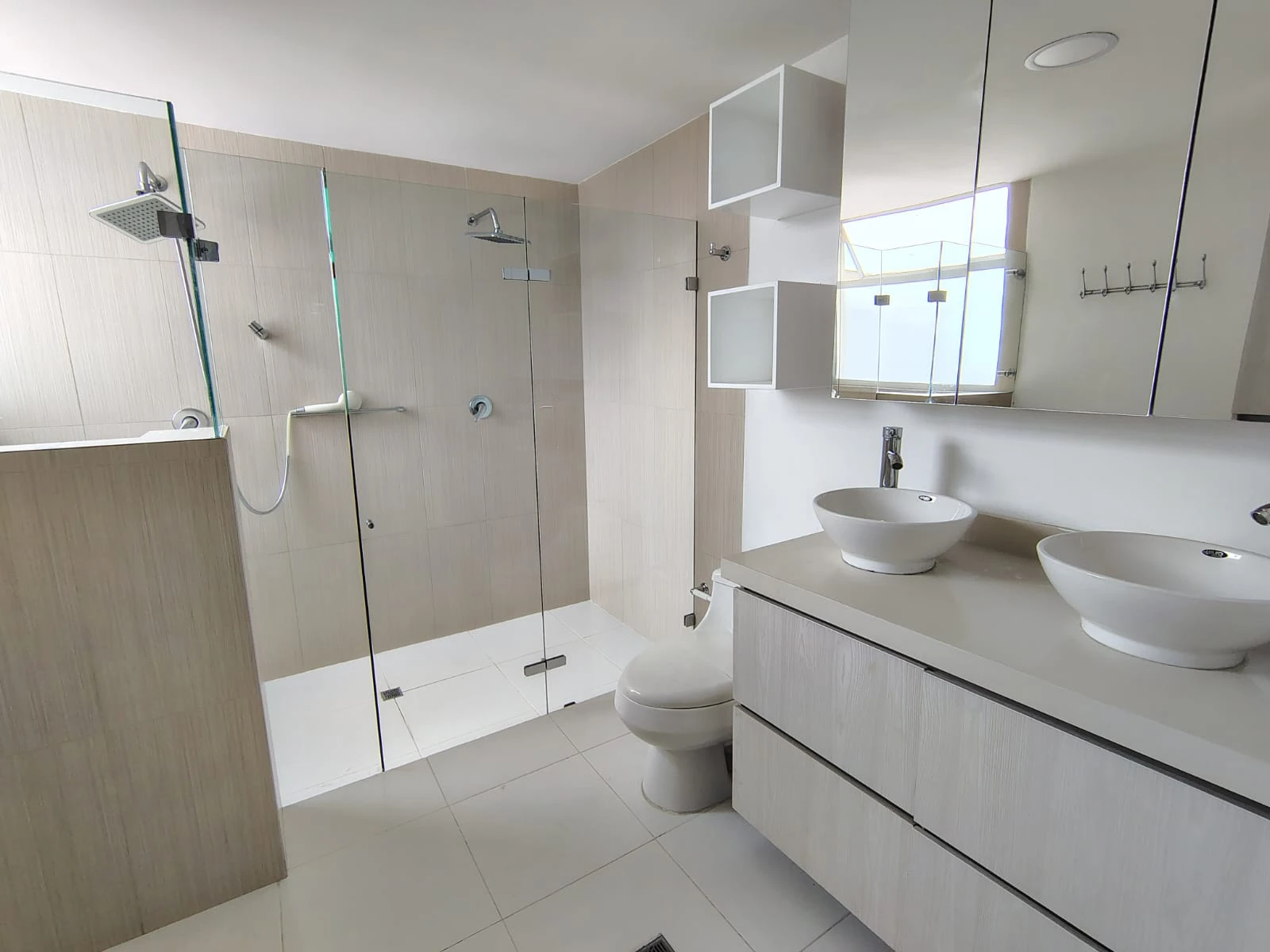 Penthouse en arriendo sector loma del Indio
