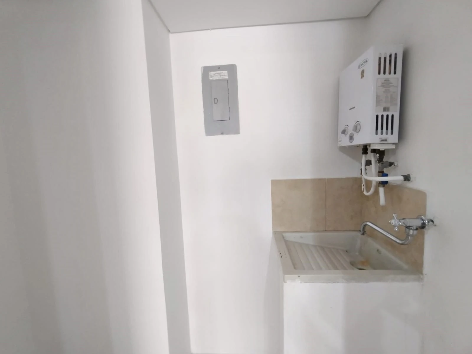 Apartaestudio en arriendo sector la Candelaria
