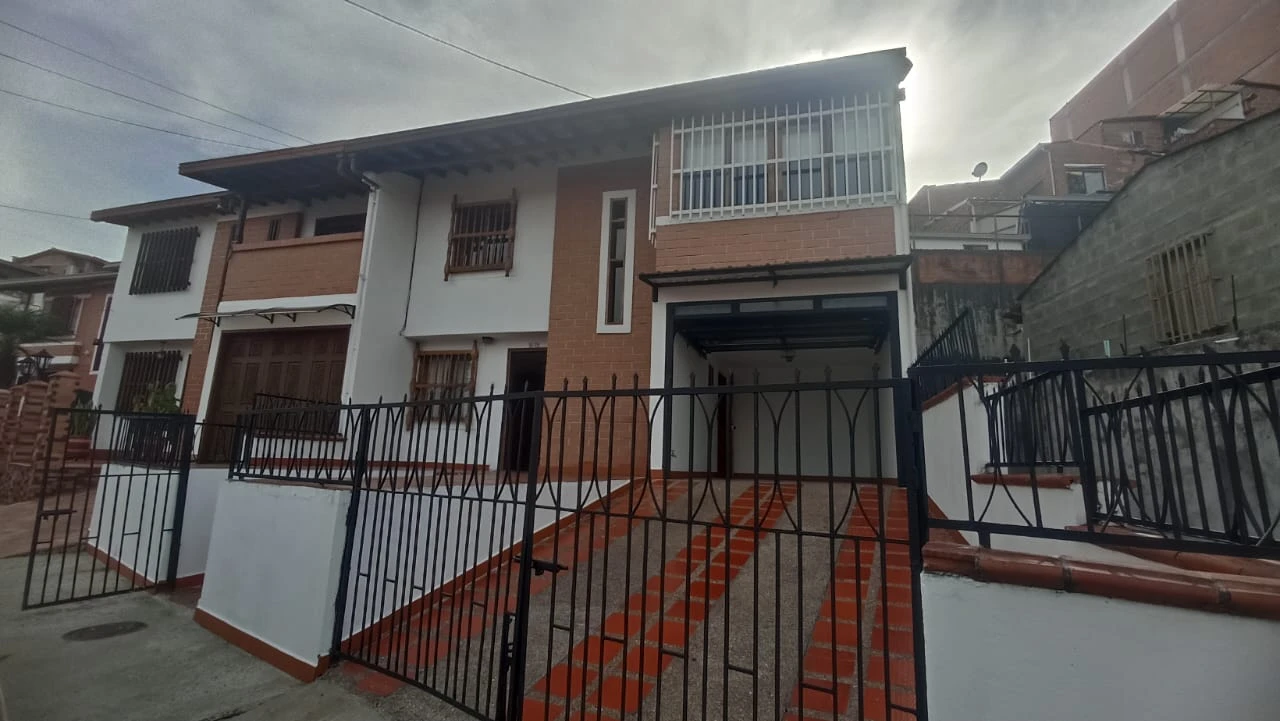 Casa en arriendo Rionegro Laureles