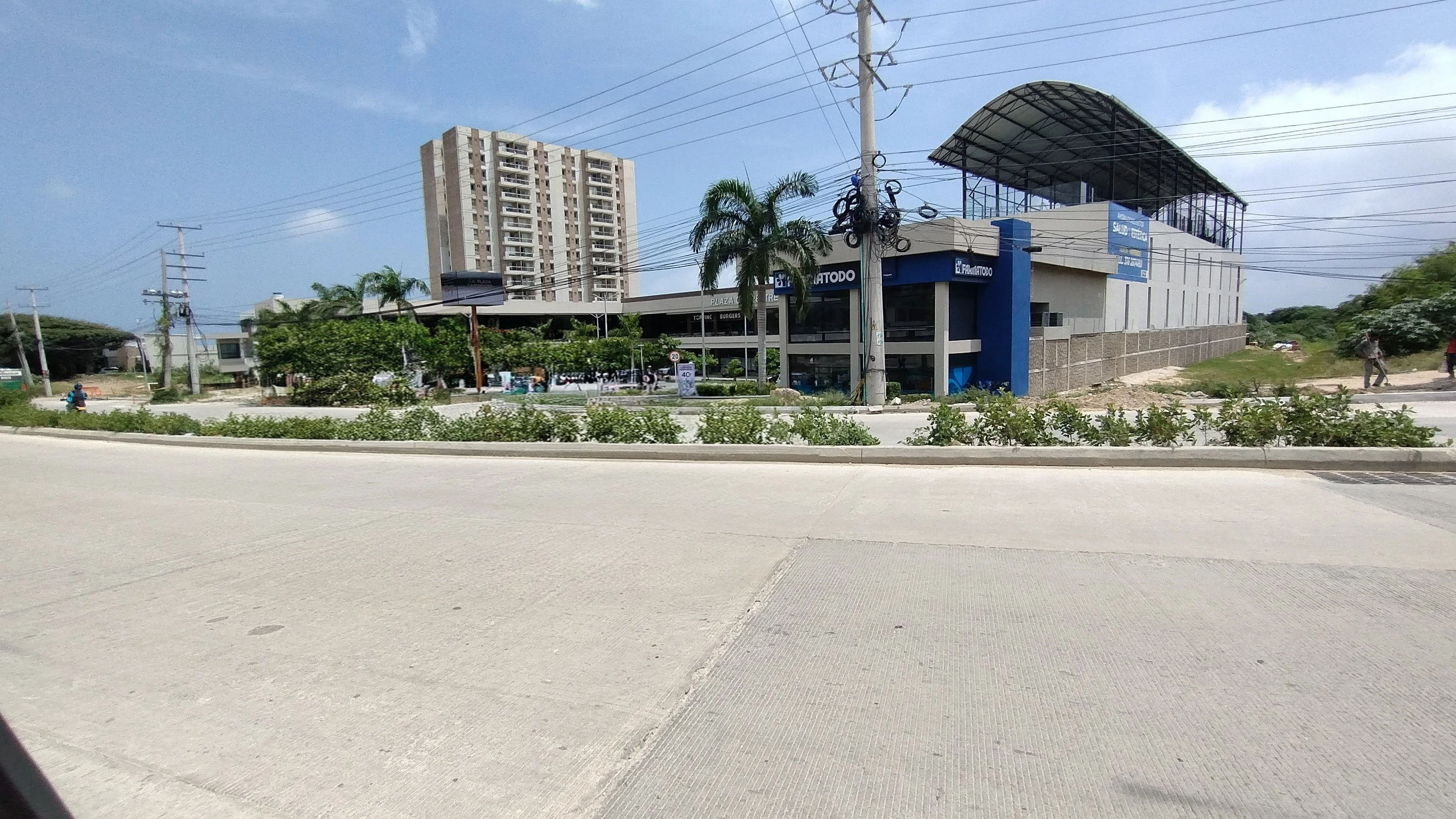 LOCAL EN VENTA EN PLAZA CAMPESTRE.