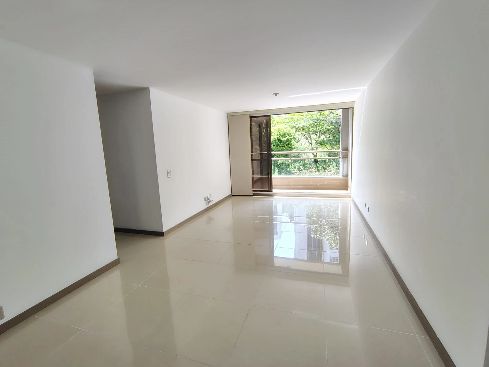 Apartamento en arriendo sector Loma de los Gonzalez