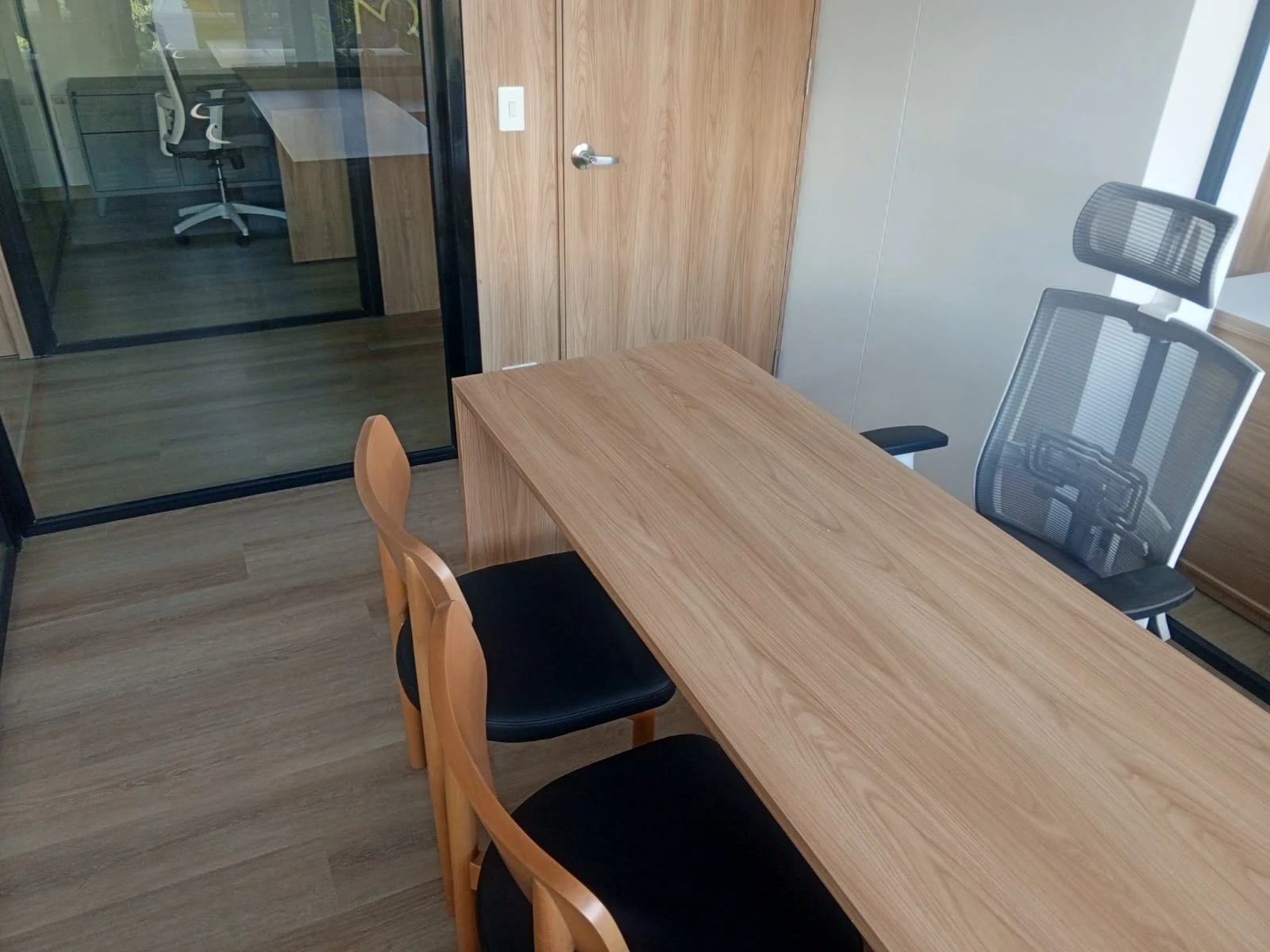 Oficina en arriendo en Los Colores, Laureles 