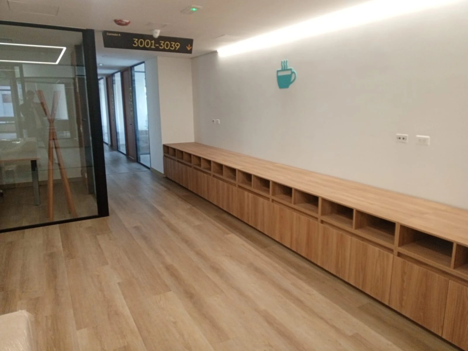 Oficina en arriendo en Los Colores, Laureles 