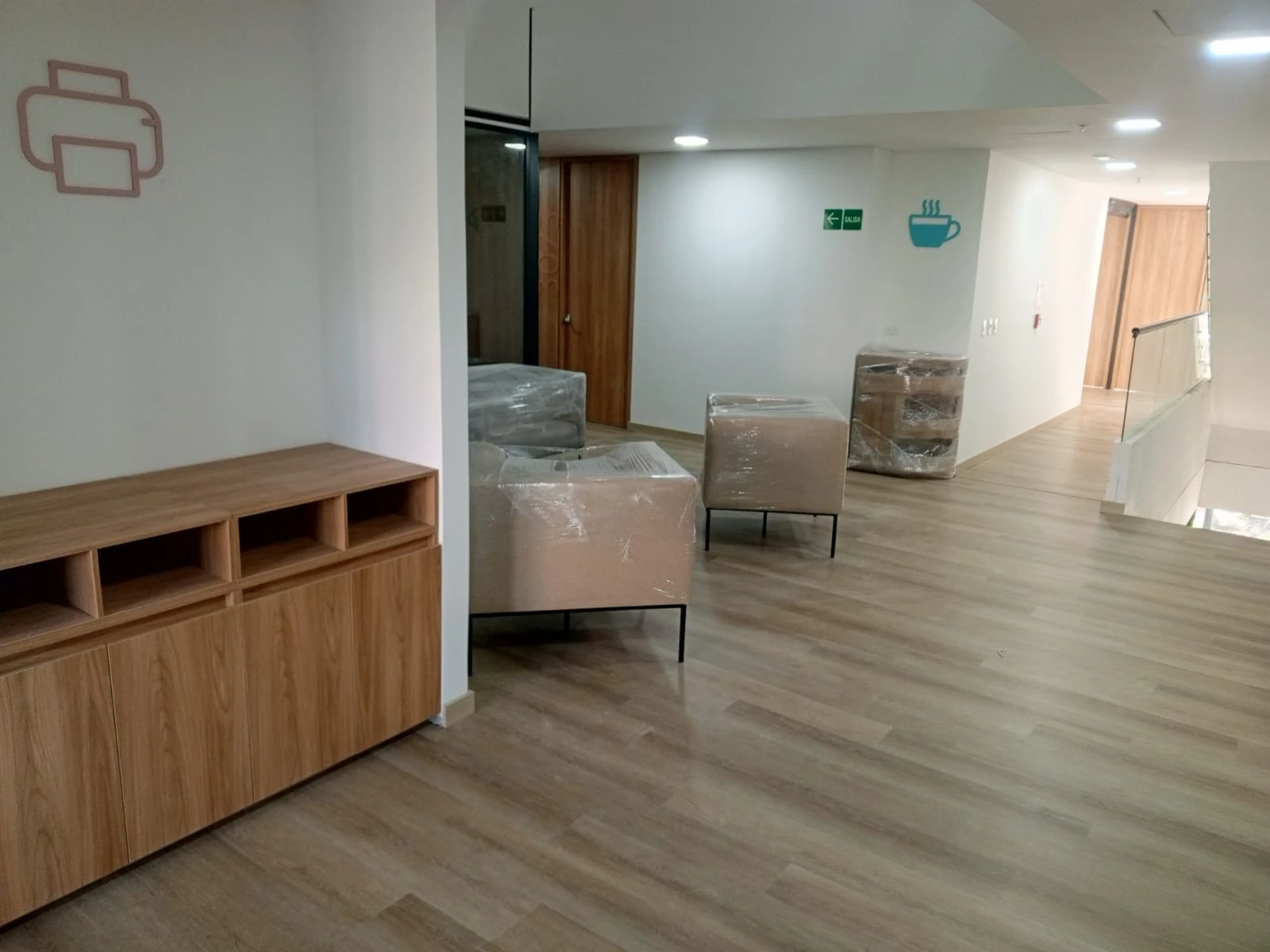 Oficina en arriendo en Los Colores, Laureles 